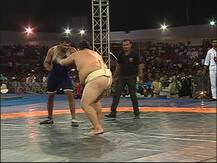 महाराष्ट्राच्या मल्लांची सुमो पैलवानाशी टक्कर!