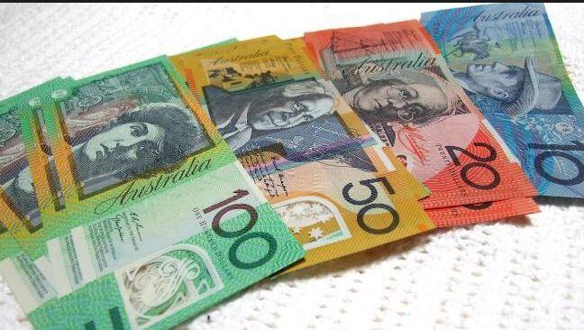 Countries Where Plastic Currency Is In Vogue भारतापूर्वी 'या' देशांमध्ये प्लास्टिकच्या नोटा चलनात