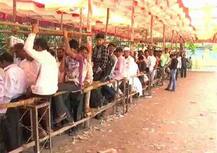 संपूर्ण पंढरपुराची भिस्त एकाच ATM वर, उभं राहण्यासाठी मंडपाची व्यवस्था