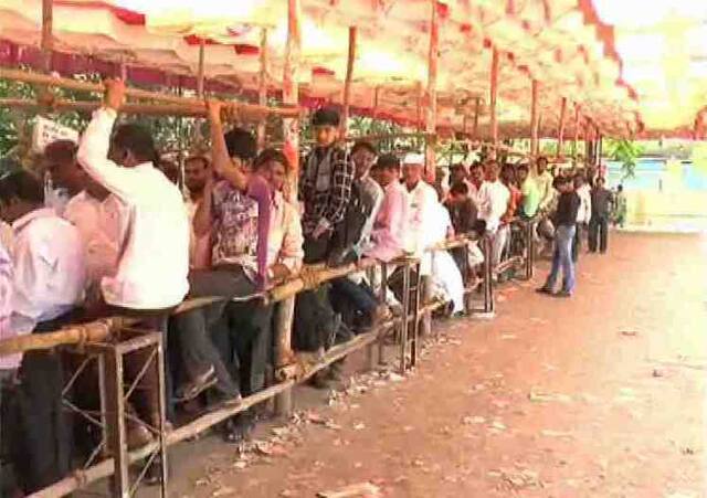 संपूर्ण पंढरपुराची भिस्त एकाच ATM वर, उभं राहण्यासाठी मंडपाची व्यवस्था