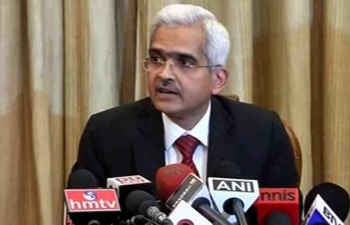 देशभरात विविध ठिकाणी आयकर विभाग, पोलिस यांच्या कारवाईदरम्यान कोटींचं घबाड मिळत आहे. यामध्ये नव्या 2 हजारच्या नोटाही अनेक ठिकाणी आढळल्या आहेत. या जप्त केलेल्या नोटा देखील वापरात आणल्या जात आहेत, अशी माहिती शक्तिकांत दास यांनी दिली.
