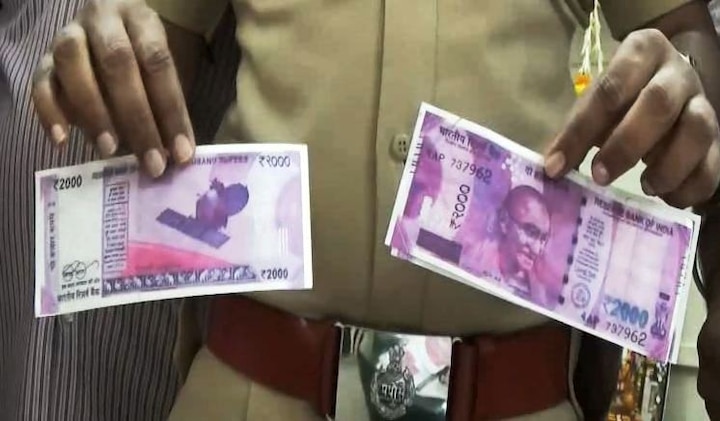 Doctor Arrested For Printing Duplicate 2000 Note In Kolhapur शूज खरेदीसाठी 2000 च्या बनावट नोटांची छपाई, डॉक्टर गजाआड