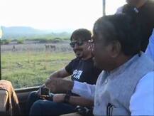 बोर अभयारण्यात विवेक ओबेरॉयचं वनमंत्र्यांसह \'व्याघ्रदर्शन\'