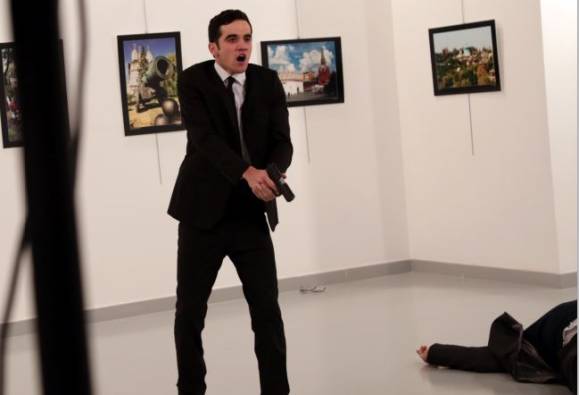 तुर्कीत रशियन राजदूताची भरदिवसा गोळ्या झाडून हत्या