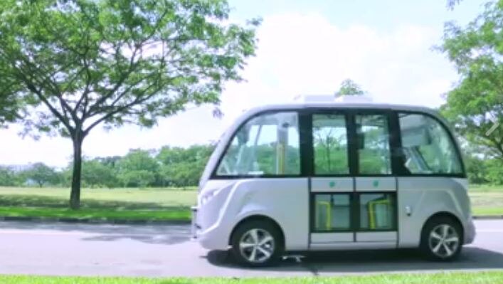 A Driverless Bus Arma Is Coming To Singapore अर्मा... 15 प्रवासी क्षमतेची ड्रायव्हरलेस बस लवकरच धावणार