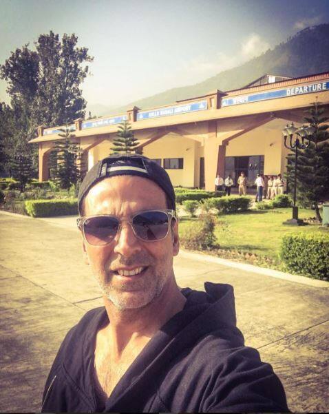 तिसऱ्या स्थानी बॉलिवूडचा खिलाडी अक्षय कुमारचा नंबर असून, अक्षयने वर्षभरात 203.03 कोटीची कमाई केली.