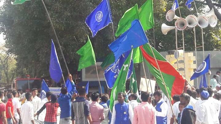 एकच पर्व बहुजन सर्व अशा घोषणांनी सोलापूर शहर दणाणून गेलं होतं. 