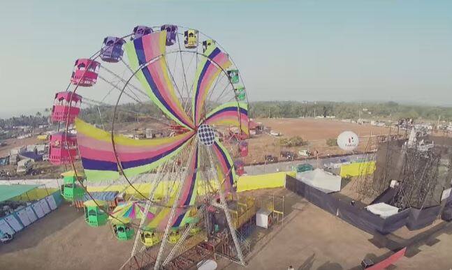 सनबर्न फेस्टिव्हल 2011- सनबर्न फेस्टिव्हलचा पाचवा सिझन 27 ते 29 डिसेंबर 2011 दरम्यान रंगला. पाचव्या सिझनपर्यंत या फेस्टिव्हलने आपली पाळंमुळं चांगलीच रोवली होती. एक नामांकित डान्स-म्युझिक शो म्हणून सनबर्न फेस्टिव्हल नावारुपास आला होता.