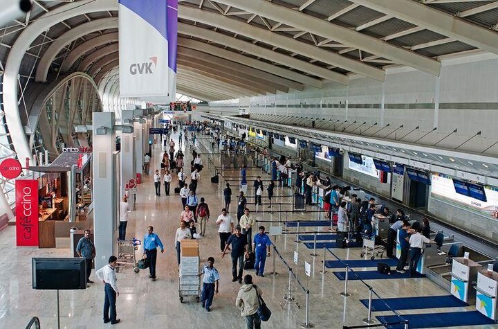 Cisf Makes Carrying Of Aadhar Card Compulsory For Airport Staffers विमानतळावरील कर्मचाऱ्यांना आधार क्रमांक आधारित ओळखपत्र अनिवार्य