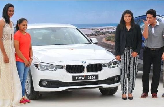 Dipa Karmakar Returns Bmw Presented By Sachin Tendulkar सचिनने दिलेली BMW कार दीपा कार्माकरने परत केली!