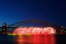 सिडनीत मनमोहक रंगांची उधळण, ऑस्ट्रेलियात 2017 चं उत्साहात स्वागत