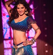 न्यू ईअर सेलिब्रेशनमध्ये \'लैला\'वर थिरकली सनी लिऑन!