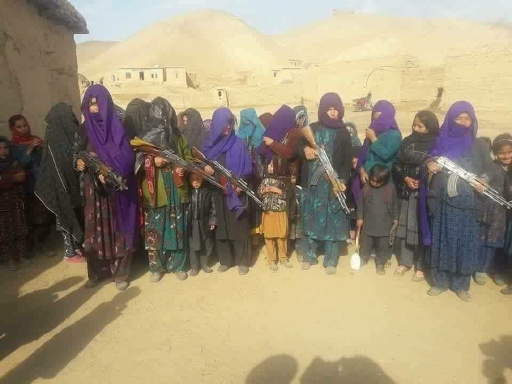 Afghanistan Women Raise Arms To Fight Taliban And Is आयसिस-तालिबानविरोधात 45 अफगाणी महिलांचा सशस्त्र लढा
