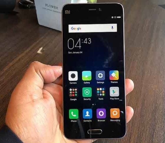 शाओमीचा Mi 5 (किंमत 22,999 रुपये): शाओमीच्या Mi 5 या स्मार्टफोनमध्ये 16 मेगापिक्सेल कॅमेरा असून, याचीही कॅमेरा क्वॉलिटी उत्तम आहे.