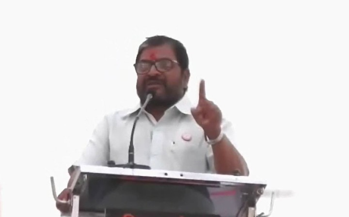 Raju Shetti Attacked On State Government Oppositions Latest Updates शेतकऱ्यांचा सातबारा कोरा करण्यासाठी प्रसंगी सैतानाची मदत घेऊ : शेट्टी