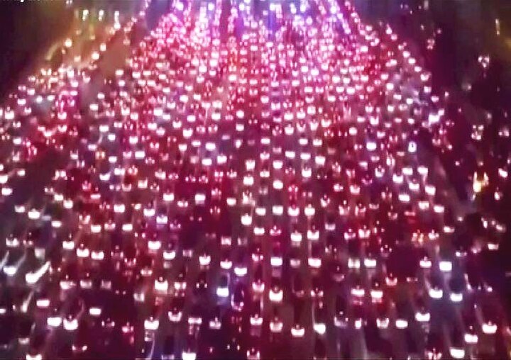 Jaw Dropping Drone Clip Films 40 Lane Traffic Jam In Chinna VIDEO : चीनमध्ये वाहतूक कोंडीमुळे 40 पदरी हायवे ठप्प