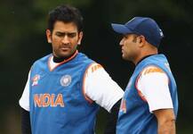 धोनीचा राजीनामा, सगळे बोलले, पण सेहवाग गप्प का?