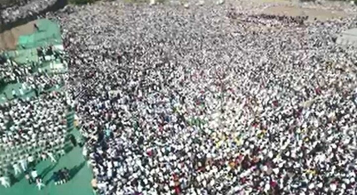 अतिशय शिस्तबद्ध पद्धतीने शांततामय मार्गाने हा मोर्चा काढण्यात आला. 