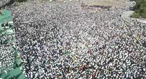 औरंगाबादमध्ये मुलींच्या नेतृत्त्वात मुस्लिम समाजाचा विराट मूकमोर्चा औरंगाबादमध्ये मुलींच्या नेतृत्त्वात मुस्लिम समाजाचा विराट मूकमोर्चा