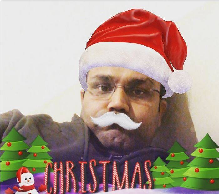 टीम इंडियाचा माजी धडाकेबाज फलंदाज वीरेंद्र सेहवाग सोशल नेटवर्किंग साईट ट्विटरवर हटके ट्विटसाठी प्रसिद्ध आहे. कुणाला हटके शुभेच्छा, कुणाची टर उडवण्यासाठी तर कुणाला मदत करण्याबाबत सेहवागचे ट्विट प्रसिद्ध आहेत. 