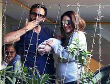 सैफच्या हातात छोट्या तैमूरचं स्केच!