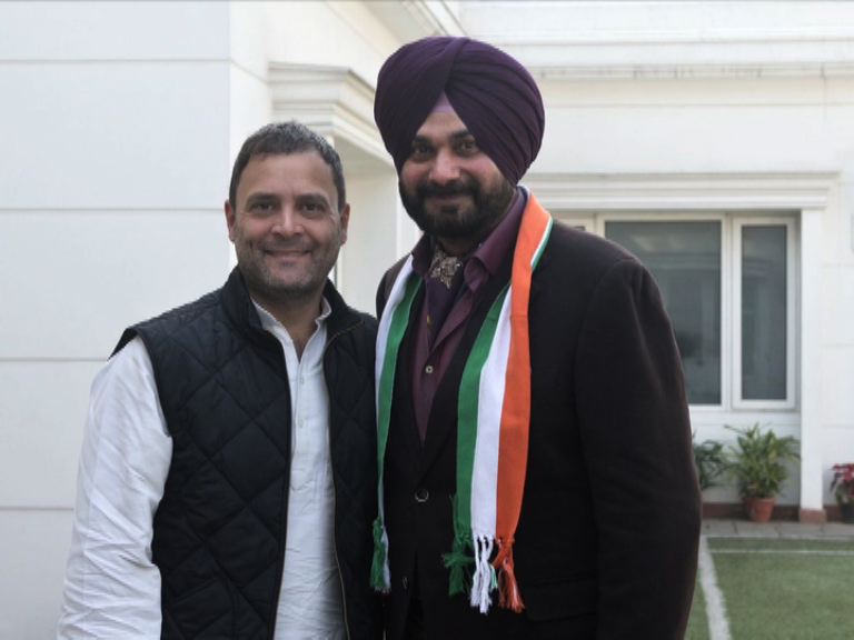 नवज्योत सिंह सिद्धु यांचा काँग्रेसमध्ये प्रवेश, भाजपला रामराम