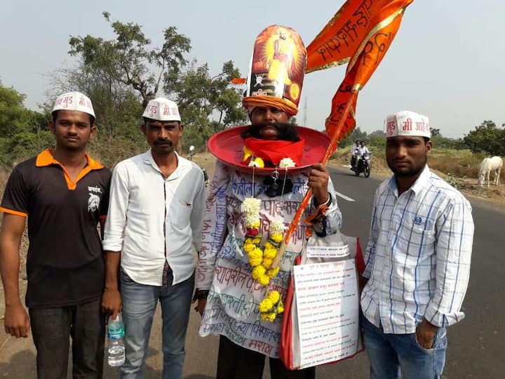 श्रीपती दगडोपंत गुंड याचं वय 49 असून, ते पुण्याच्या हवेली तालुक्यातील फुरसुंगीमधील रहिवाशी आहेत. समाजशास्त्र एम ए पर्यत शिक्षण घेतले आहे.