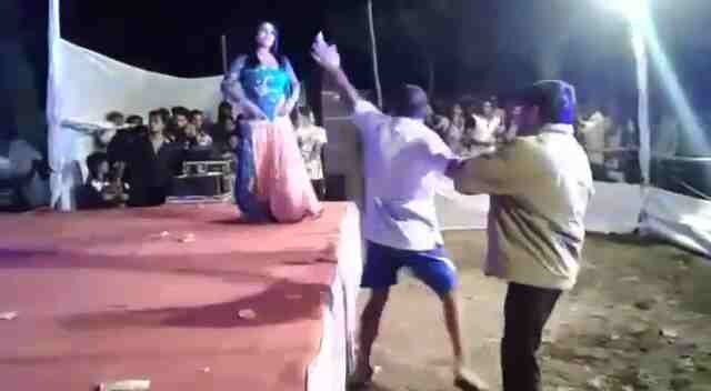 आणखी धक्कादायक म्हणजे, हा अश्लिल नाच-गाण्याचा कार्यक्रम रात्री 12 वाजेपर्यंत सुरुच होता. अर्नाळा सागरी पोलिस ठाण्याची या कार्यक्रमासाठी कोणतीही परवानगी घेण्यात आली नव्हती.