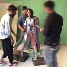 42 वर्षीय करिश्माचा फोटोशूटद्वारे मोठा संदेश