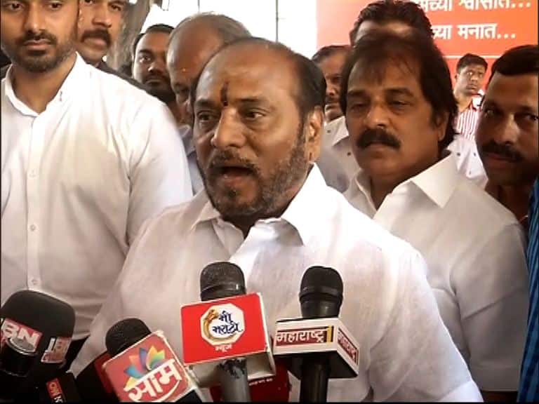 Shivsena Ministers Met To Cm Fadnavis Over Toor Purchase Issue Latest Updates सर्व शेतकऱ्यांची तूर खरेदी करु, मुख्यमंत्र्यांचं शिवसेना मंत्र्यांना आश्वासन