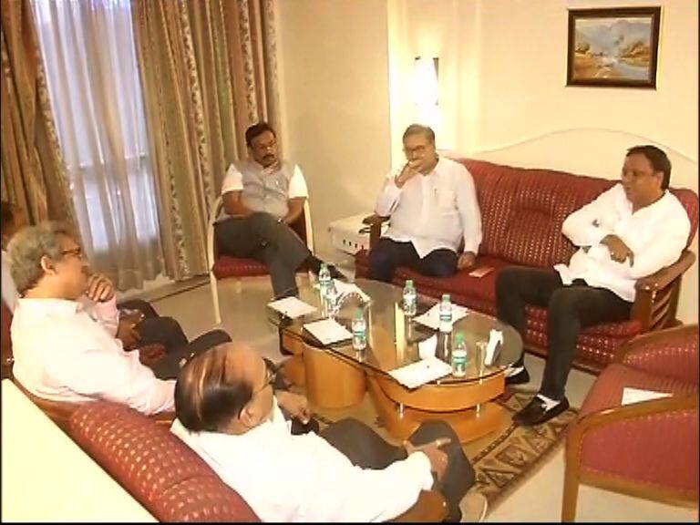 What Happened Exactly In Shivsena And Bjp Meeting युतीच्या तिसऱ्या बैठकीत नेमकं काय झालं?