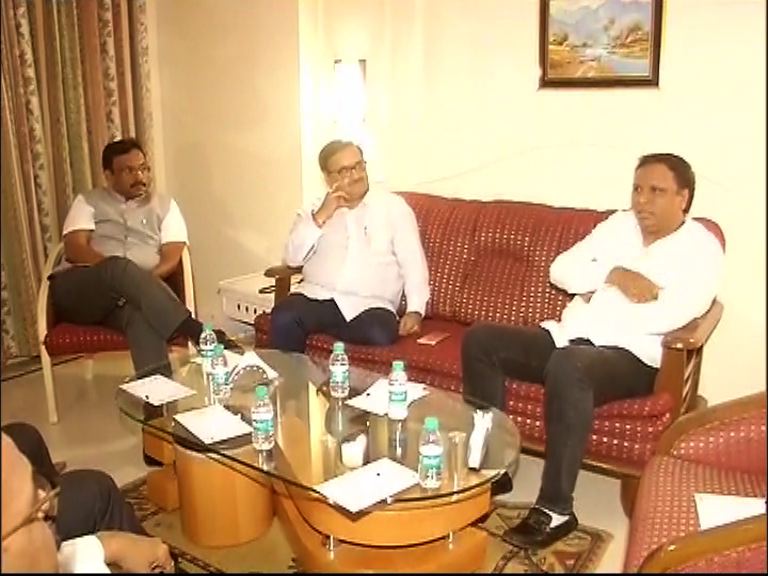 भाजप-शिवसेनेच्या तिसऱ्या बैठकीत काय घडलं? 