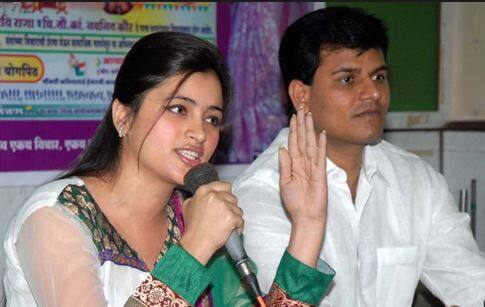 अमरावतीत आमदार रवी राणा यांनी, 2011 साली रेकॉर्ड ब्रेक सामूहिक विवाह सोहळ्याचं आयोजन केलं होतं. त्यावेळी स्वत: रवी राणा आणि नवनीत कौर हे विवाहबद्ध झाले होते. यावेळी तब्बल 3100 जोडप्यांचा सामूहिक विवाह सोहळा पार पडला होता.