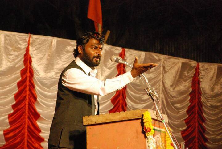 शिवव्याख्याते नितीन बानगुडे पाटील – जगातील सर्वात लहान वयाचा महानाट्यकार अशी ओळख असलेले शिवव्याख्याते नितीन बानगुडे पाटील शिवसेनेच्या प्रचारात महत्वाची भूमिका बजावणार आहेत. विधानसभा निवडणुकीआधी त्यांनी शिवसेनेत प्रवेश केला होता आणि आता ते सातारा जिल्ह्याचे संपर्कप्रमुख आहेत. आपल्या धारदार शब्दांनी श्रोत्यांवर अधिराज्य गाजवणाऱ्या नितीन बानगुडे यांचा प्रचारादरम्यान फायदा होईल, अशी शिवसेनेला आशा आहे.