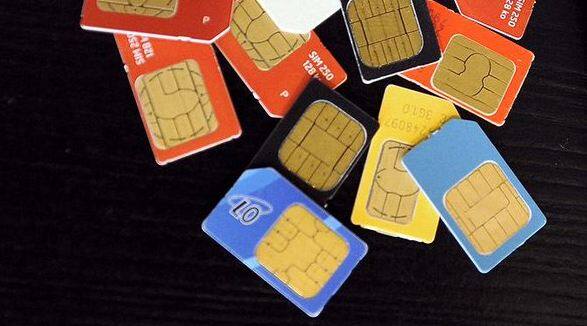 फेब्रुवारी 2018 पर्यंत सिम आधार कार्डशी लिंक करा, अन्यथा बंद होणार