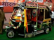 कोल्हापुरात रिक्षाचालकांचा नादखुळा, स्पर्धेसाठी रिक्षांना साज