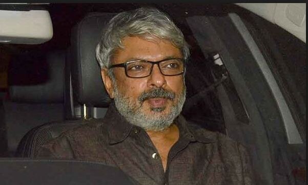 Sanjay Leela Bhansali To Back Mumbai And Cancel Padmavati Shooting भन्साळी मुंबईला परतणार, 'पद्मावती'चं शूटिंग रद्द