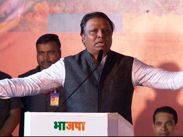 11. मुख्यमंत्री दिवसातील 20 तास काम करतात – आशिष शेलार