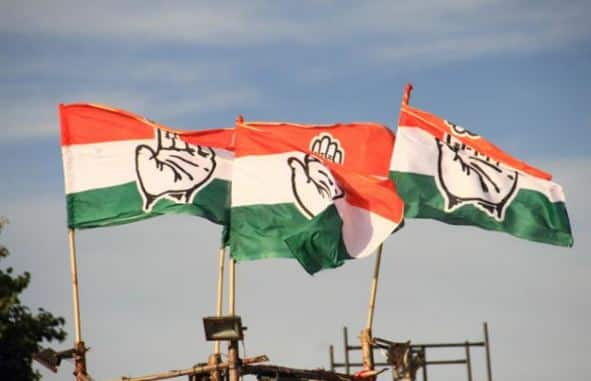 सोलापुरात काँग्रेसला भगदाड, 7 नगरसेवक शिवसेनेत जाणार