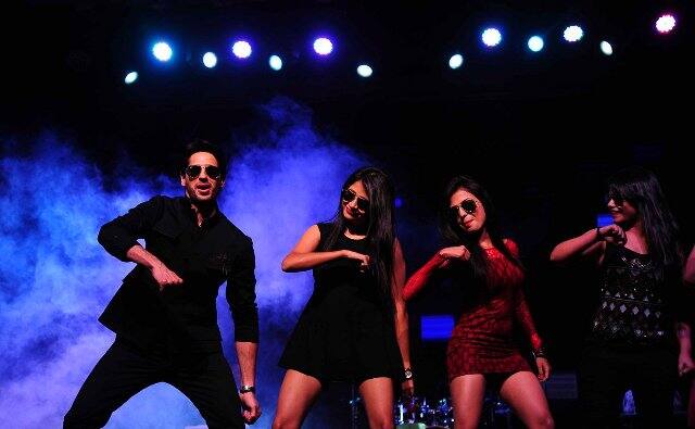 सिद्धार्थ मल्होत्रानेही या कार्यक्रमात डान्स केला.