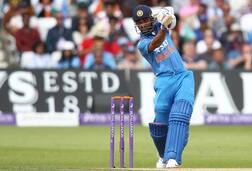 अजिंक्य रहाणेचं झंझावती अर्धशतक;  6 चौकार, 3 षटकारांसह ठोकल्या 76 धावा, मुंबईचा सहज विजय