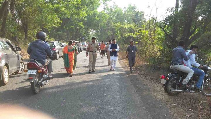 दरम्यान या आंदोलनामुळे अनेक ठिकाणी वाहतूक विस्कळीत झाली होती.