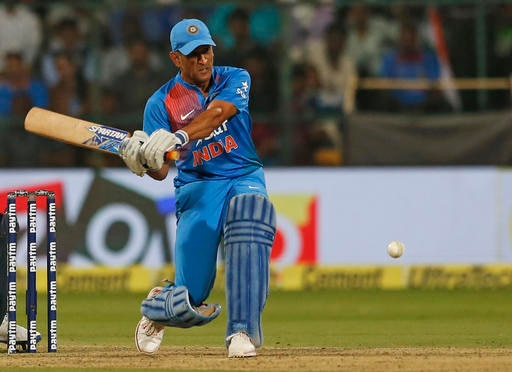 Team India Look T20 Series Win In Bengaluru माही मार रहा है! भारताचं इंग्लंडला 203 धावांचं आव्हान