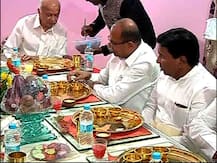 कार्यकर्त्यांच्या घरचं प्रेमाचं जेवण, सोन्याचं ताट नाही : चव्हाण