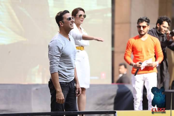 यावेळी त्याच्यासोबत अभिनेत्री हुमा कुरेशीही उपस्थित होती. चाहत्यांनी यावेळचे काही फोटो सोशल मीडियावर शेअर केले आहेत.