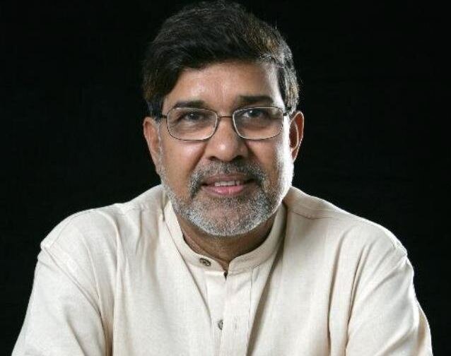 Nobel Peace Prize Winner Kailash Satyarthis Citation Recovered From Jungles In Delhi Sangam Vihar Area कैलास सत्यार्थींचे नोबेल पुरस्कार सन्मानपत्र जंगलात सापडलं