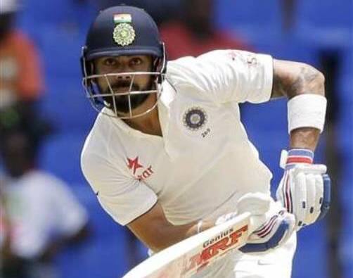 ब्रॅडमन यांनीही 1930-31च्या मोसमात सहा महिने आणि 19 दिवसांच्या कालावधीत तीन द्विशतकं साजरी केली होती. 