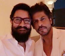 शाहरुख-आमीर 25 वर्षात पहिल्यांदाच एकत्र, एकाच सेल्फीत!