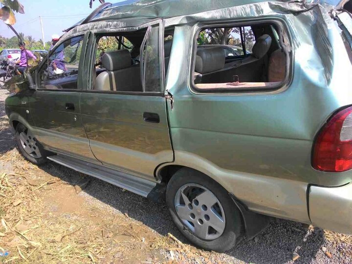 Daughter In Laws Of Sadabhau Khot Injured In Car Accident सदाभाऊ खोतांच्या मुलाच्या प्रचारगाडीला अपघात, दोन्ही सुनांसह 9 जखमी