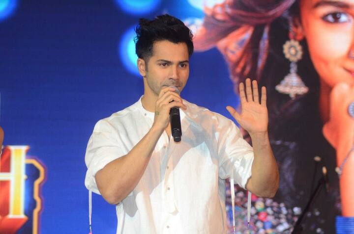 बद्रीनाथ की दुल्हनिया या फिल्मचा ट्रेलर आणि गाणी लॉन्च करण्यासाठी या कार्यक्रमाचं आयोजन करण्यात आलं होतं.